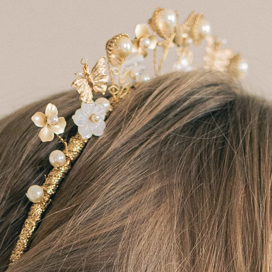 WEDDING ACCESSORIES INSPIRED BY BOTANICALS FOR NATURE LOVERS